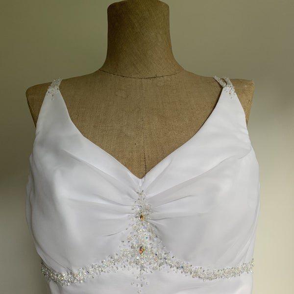 White wedding dress size 14 / Swarovski crystal dress Carousel 13