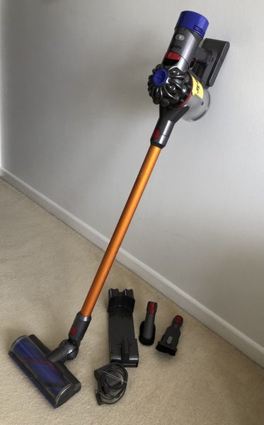 Dyson V8 cordless vacuum cleaner Carousel 1