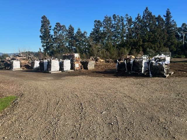 NEW UV Resistant and reusable firewood bags62863866336258111