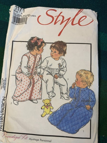 VINTAGE STYLE DRESSMAKING PATTERN #1171 - BABIES SLEEPWEAR - SIZE 18mths Carousel 1