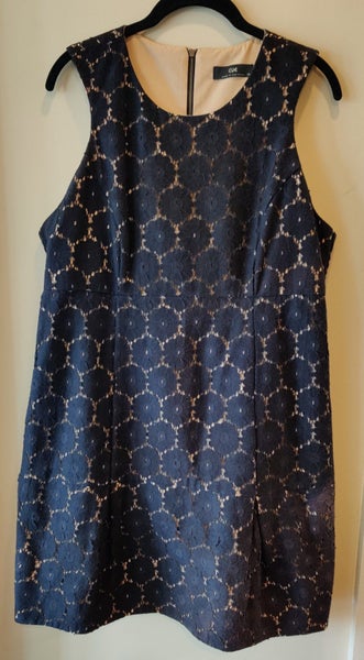 Ladies Cue dress... Suits corporate wear or out for dinner.. Carousel 1