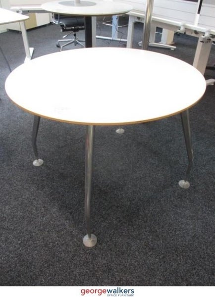 PR5478 - White Round Table Carousel 3