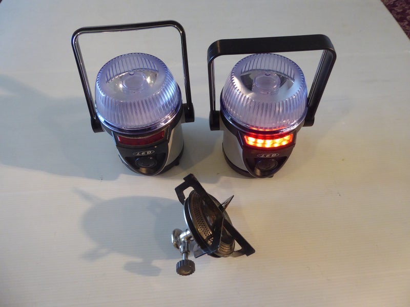 2 x camping lights with a stove top single burner Carousel 5