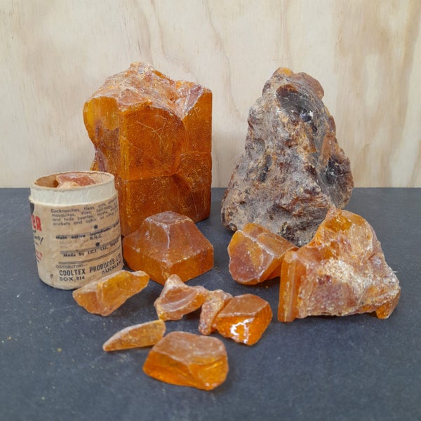 Kauri gum 900g, mix of pieces Carousel 1