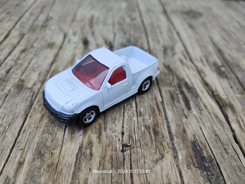 Siku Ford Ranger Pickup Diecast Scale 1:64 Carousel 2
