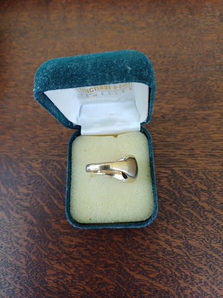 Vintage 9ct Yellow Gold Greenstone Ring - 6.7gms - Good Used Condition Carousel 6