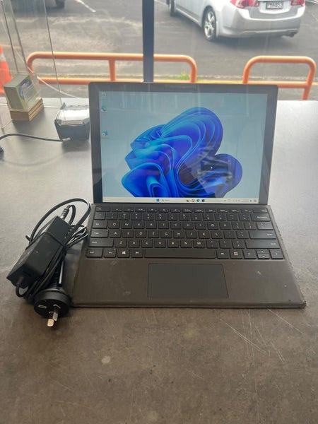 MICROSOFT SURFACE PRO 7 1866 INCLUDES CHARGER BOX 5 Carousel 1