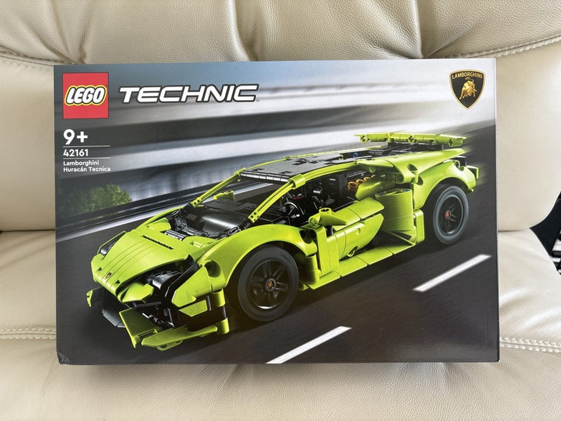LEGO Technic 42161 - Lamborghini Huracan Tecnica ~PING available~! Carousel 1