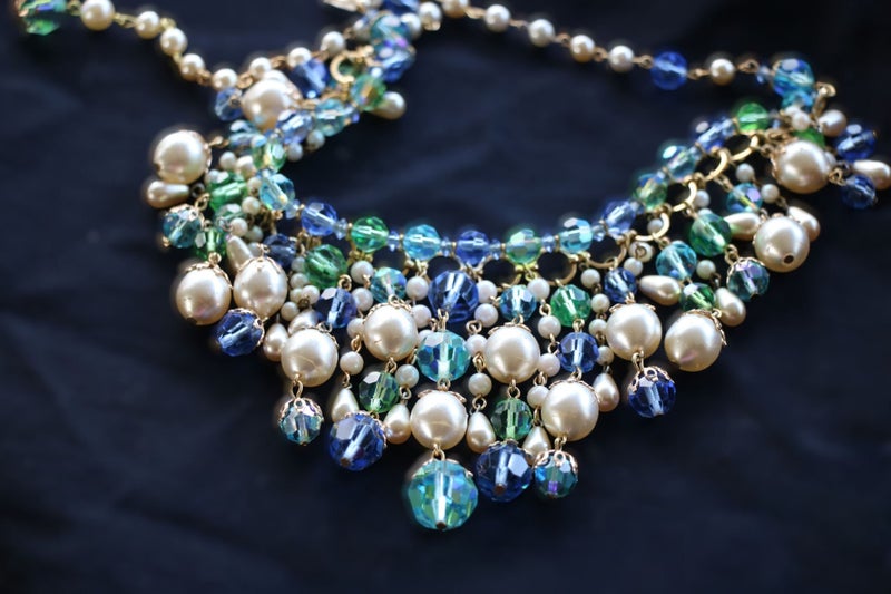 Vintage 50s cut crystal blue green turquoise ab beads and faux pearl choker bib Carousel 1