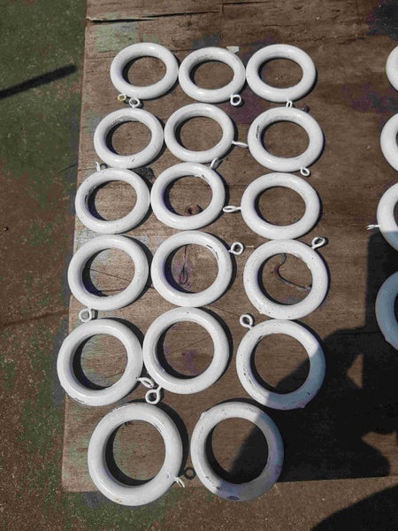 CURTAIN RINGS Carousel 1