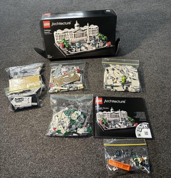 LEGO ARCHITECTURE TRAFALGAR SQUARE 21045 Carousel 2