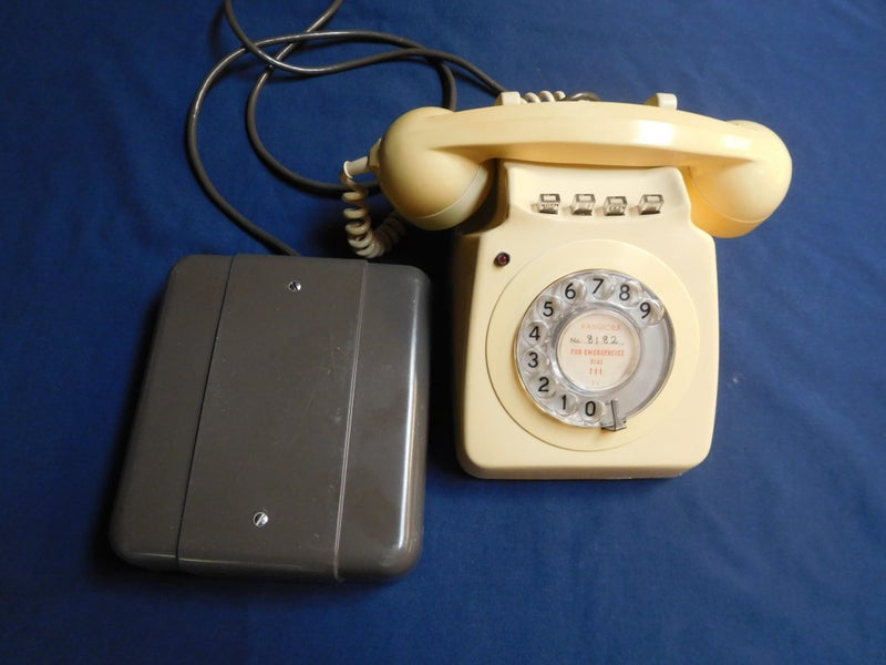 VINTAGE TELEPHONE WITH XTRA RINGER BOX Carousel 1