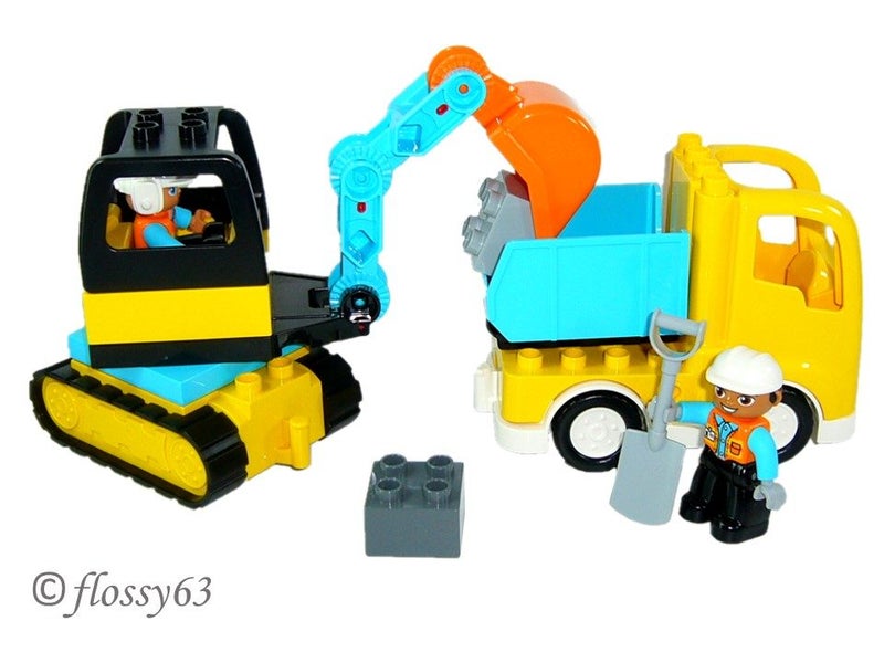 ®™DUPLO - 10931 Truck & Tracked Excavator Carousel 1