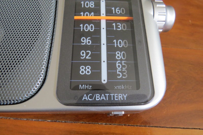 Panasonic RADIO AM-FM 2-BAND RECIEVER RF-2400D Carousel 2