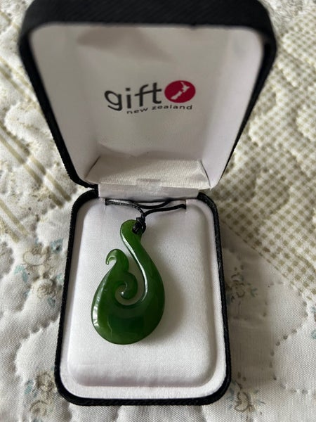 no:p46) - NZ Jade Whale Tail Pendant - Janz.Garden.Art Carousel 1