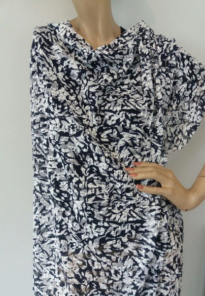 2m Brentwood Navy and White Polyester Stretch Crinkle Lace - 2m Carousel 1