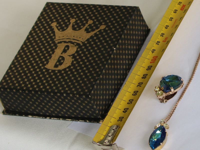 Vintage 50s Boxed Set Crystal Statement Earrings & Pendant in Vitrail Peacock Carousel 8