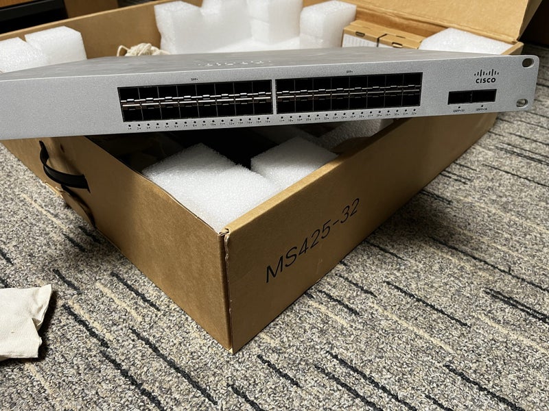 Cisco Meraki Switch Stack. x2 40GB SFP+ 32 port, x2 48 Port POE64031605358081114
