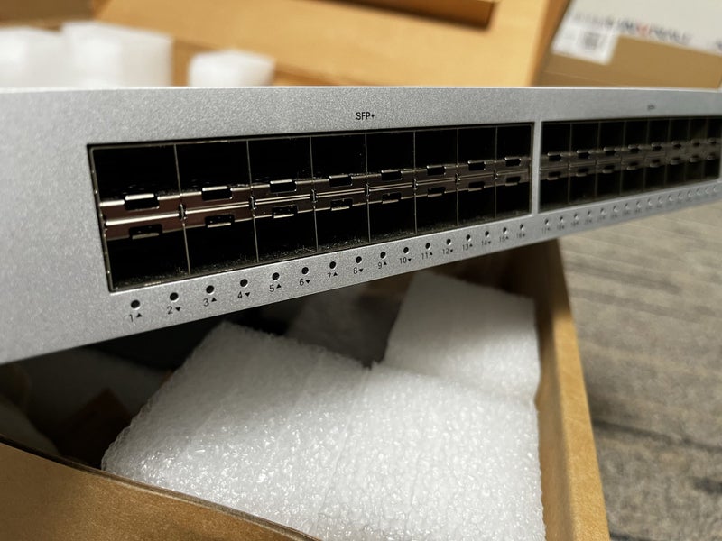 Cisco Meraki Switch Stack. x2 40GB SFP+ 32 port, x2 48 Port POE64031605358081113