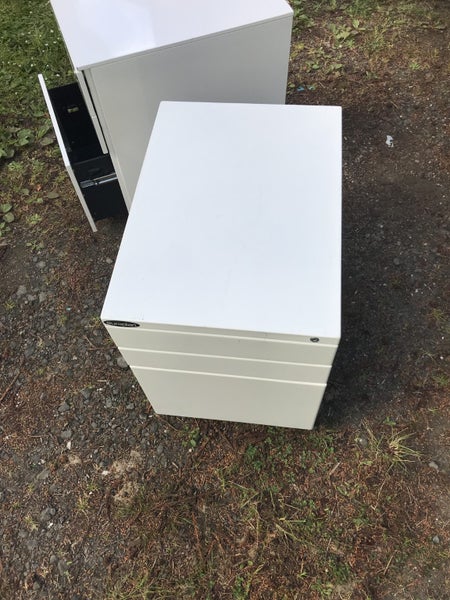 Europlan Metal Underdesk Mobile x 4 Carousel 2