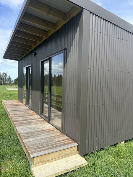 Portable Cabin/Sleep out with bathroom 7.4 x 4.8 Carousel 16