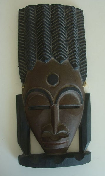 Modern Standing Table Mask Carousel 1