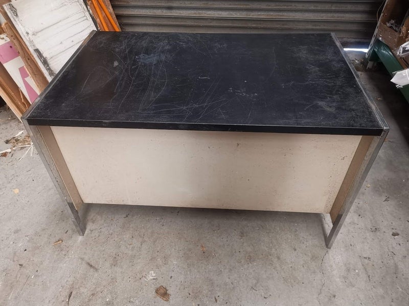 Unwanted Desk Carousel 1