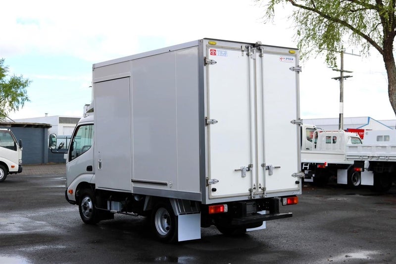 2017 Toyota Dyna BoxBody AUTO 3YR WARRANTY62863263416834113