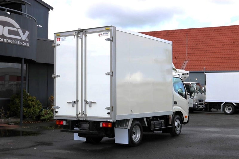 2017 Toyota Dyna BoxBody AUTO 3YR WARRANTY62863263416834114