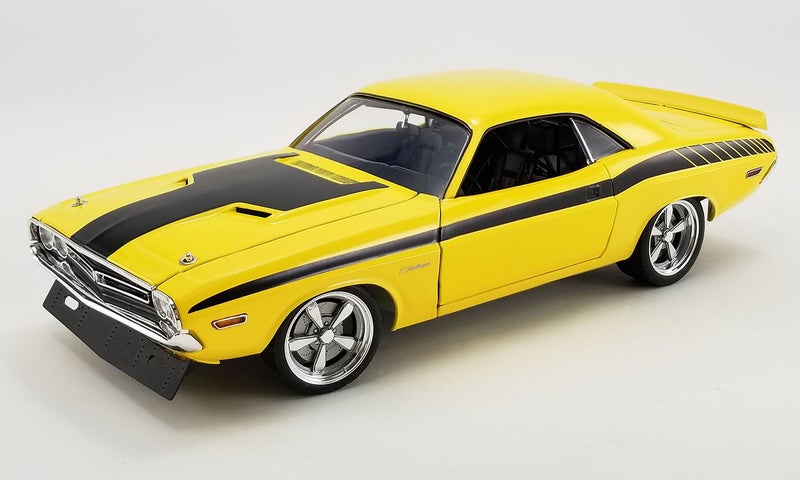 1971 Dodge Challenger R/T Street Fighter Chicayne 1/18 Diecast Car Model Carousel 1