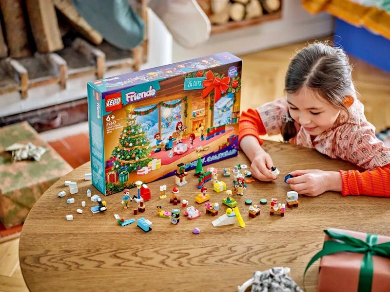 LEGO 42637 Friends Advent Calendar 2024 Carousel 3