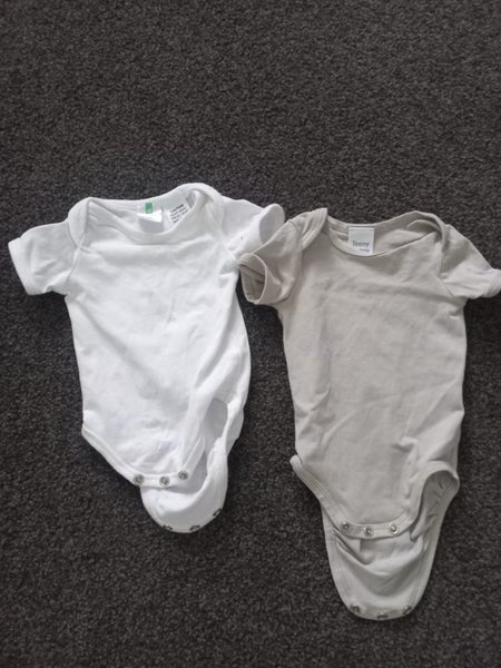 Newborn body suits from farmers Carousel 1
