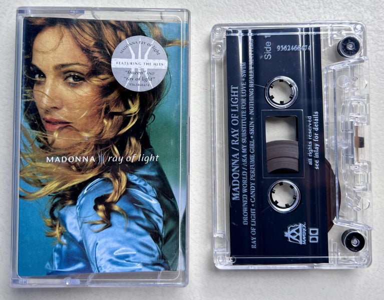 Madonna. Ray of Light Carousel 1