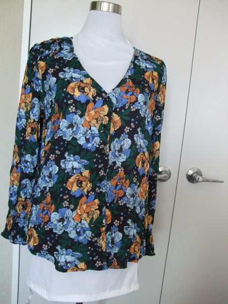 Gorgeous Unworn Floral Top by Capture Sz 14 Carousel 1