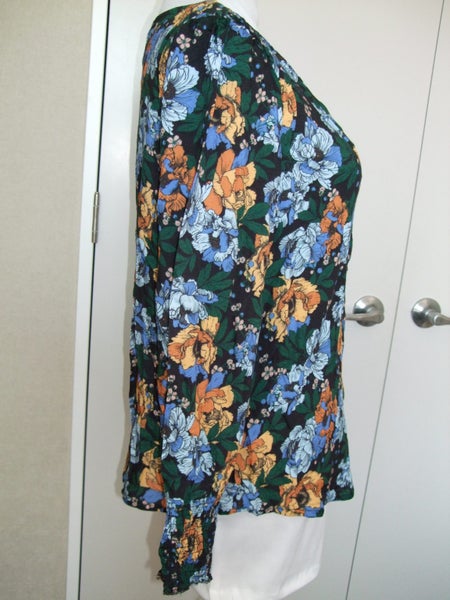 Gorgeous Unworn Floral Top by Capture Sz 14 Carousel 4