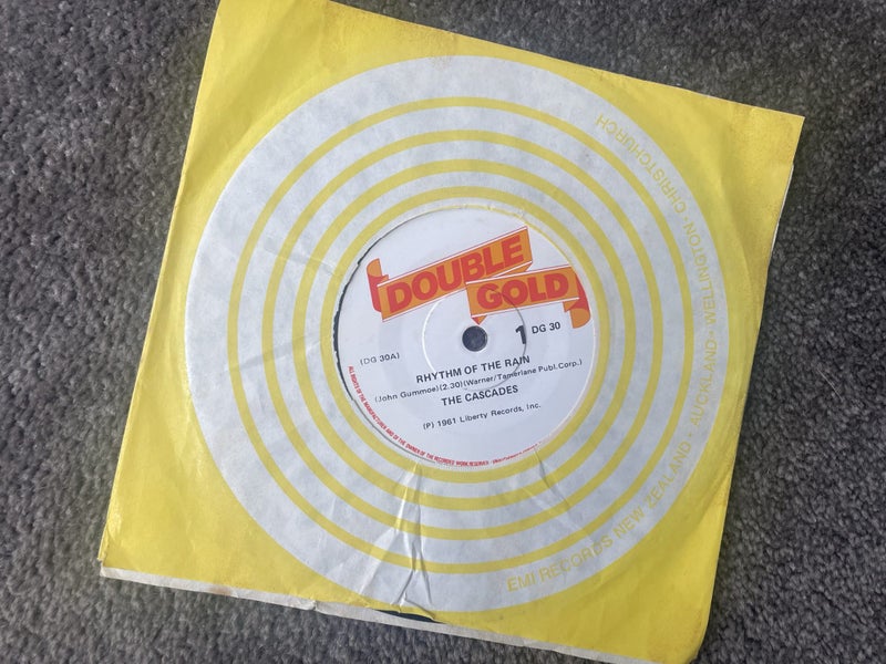 The Paris Sisters - Rhythm of the rain & I love how you love me-7" VINYL $3 Res Carousel 1