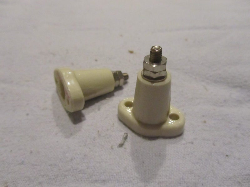 STAND-OFF PORCELAIN INSULATOR E F Johnson 135-22 Carousel 1