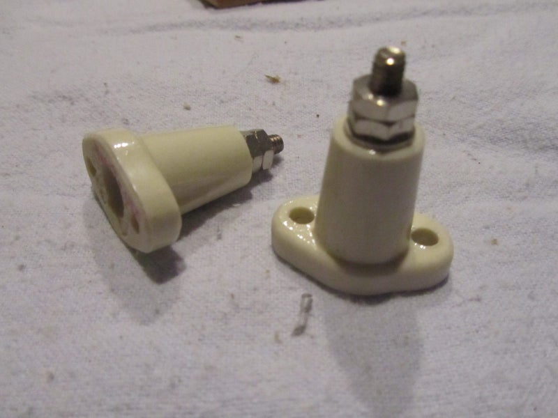 STAND-OFF PORCELAIN INSULATOR E F Johnson 135-22 Carousel 2