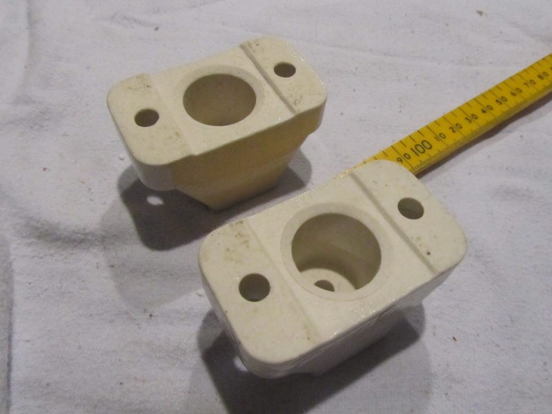STAND-OFF PORCELAIN INSULATOR BLOCK NZI Carousel 3