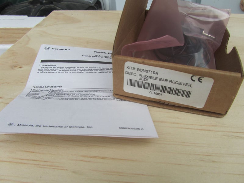 MOTOROLA BDN6719A FLEXIBLE RECEIVE ONLY EARPIECE Carousel 1