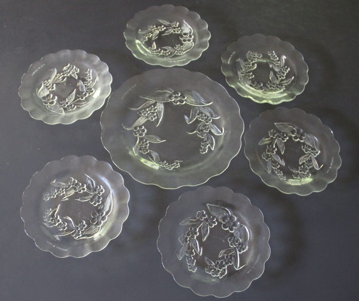 KIG Group Glass Desert Set Carousel 2