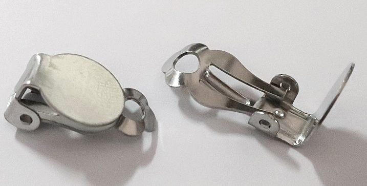 A PAIR STAINLESS STEEL CLIP ON EARRINGS Carousel 2