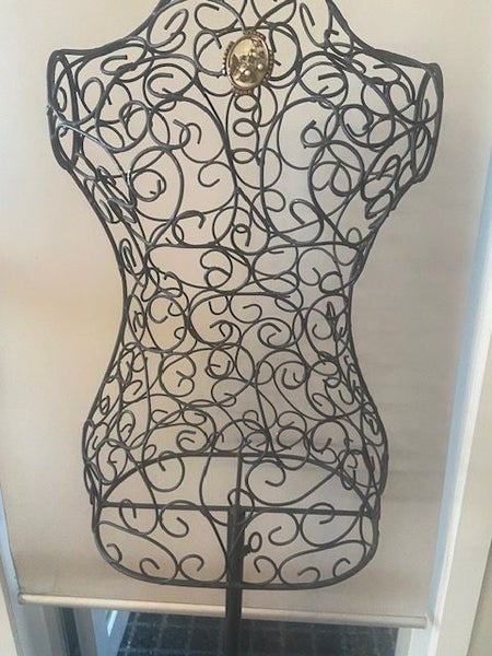 ORNATE METAL MANNEQUIN Carousel 3