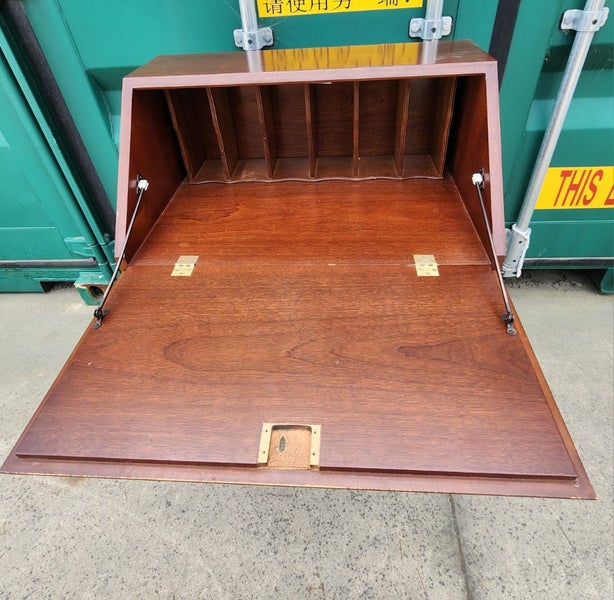 Beautiful desk Carousel 2