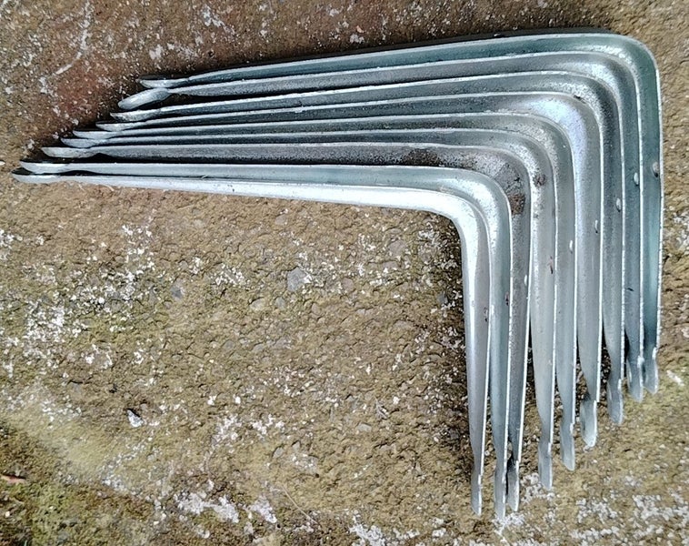 new metal shelf brackets x9 Carousel 2