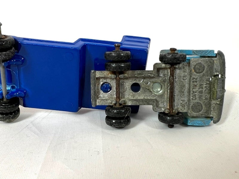 Fun Ho. Ford Truck. Articulated Carousel 5