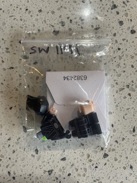 Lego Star Wars - Luke Skywalker, Jedi Master (Black Hood and Cape)(SW1191) Carousel 2