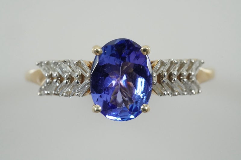 Spectacular vivid violet Tanzanite & baguette Chevron Diamond ring 9ct Carousel 1
