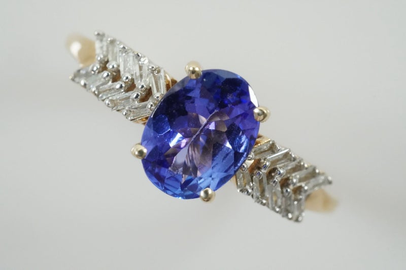 Spectacular vivid violet Tanzanite & baguette Chevron Diamond ring 9ct Carousel 2