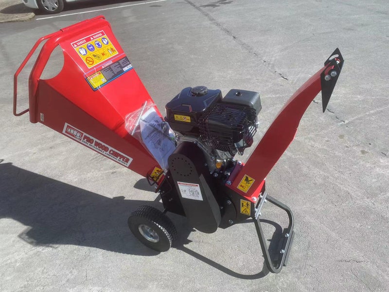 7 hp wood chipper/ shredder Carousel 1
